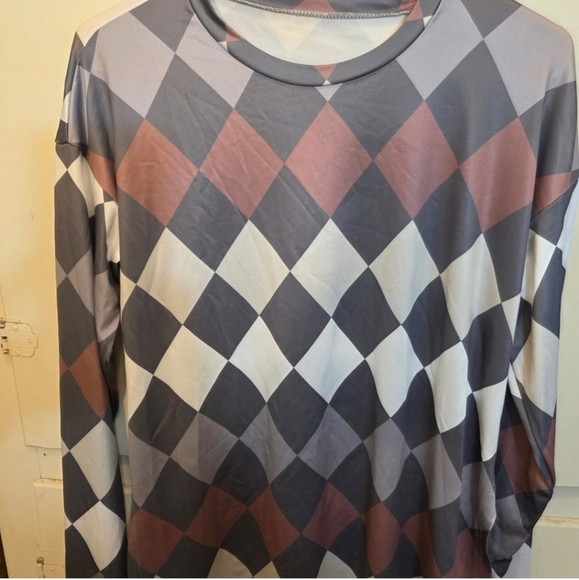 NWOT Cozychic Gray & Maroon Argyle Crewneck - Size Medium - Picture 2 of 3